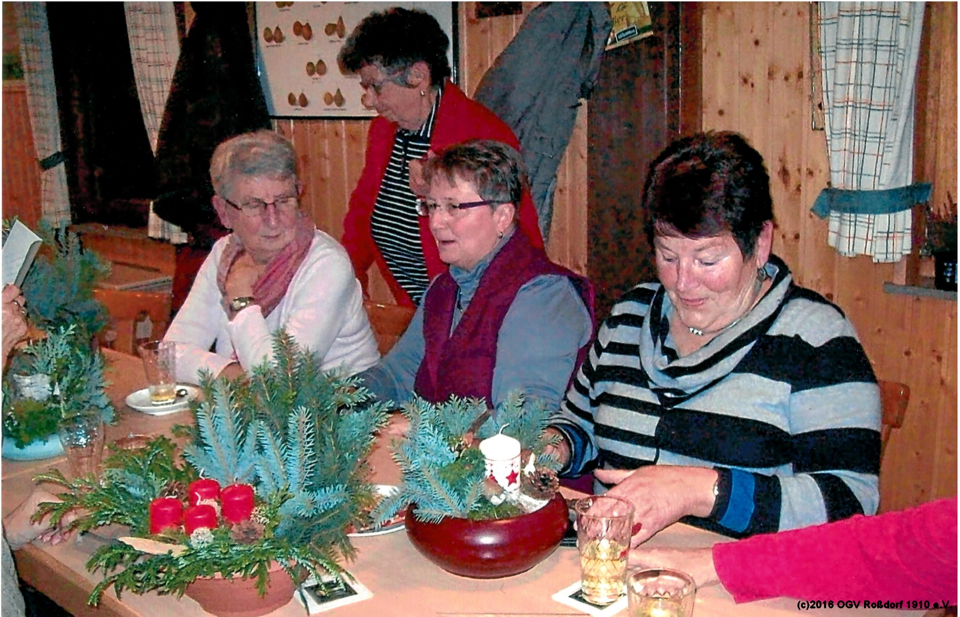 OGV-Frauenstammtisch - Gestecke erstellen beim OGV Roßdorf OGV-Frauenstammtisch - Gestecke erstellen beim OGV Roßdorf